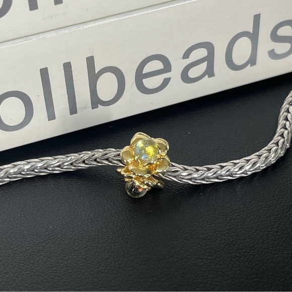 Trollbeads Retired Three Flowers, Gold Bead- 81710 - Picture 2 of 9